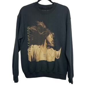 Taylor Swift Fearless Taylor's Version Black Graphic Crewneck Sweater Size M